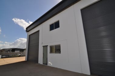 Unit 1, 58 Keane Street Currajong QLD 4812 - Image 1