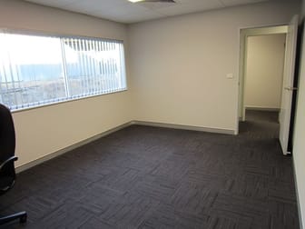 2D/3 Racecourse Road West Gosford NSW 2250 - Image 2