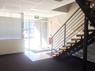 6/42 Sabre Drive Port Melbourne VIC 3207 - Image 2