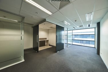 34/574 Plummer Street Port Melbourne VIC 3207 - Image 2