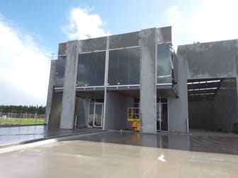 2/712 Ravenhall Way Ravenhall VIC 3023 - Image 2