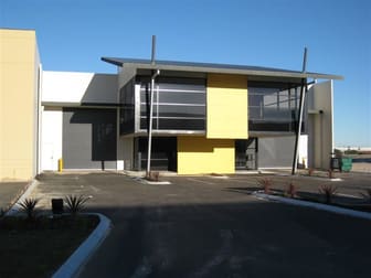 1/13 Mordaunt Cct Canning Vale WA 6155 - Image 1