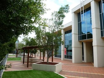 4/290 Salmon Street Port Melbourne VIC 3207 - Image 1
