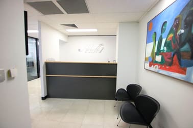 33 Elkhorn Avenue RH Surfers Paradise QLD 4217 - Image 2
