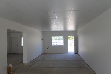 2/50 Hornibrook Esplanade Clontarf QLD 4019 - Image 3