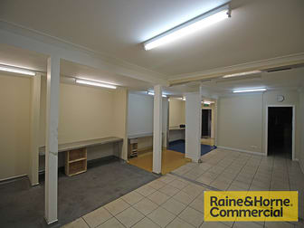 1/353 MacDonnell Road Clontarf QLD 4019 - Image 2