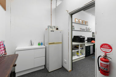 6/135 Bay Terrace Wynnum QLD 4178 - Image 3