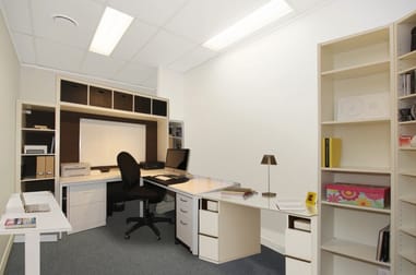 137 Ingham Road West End QLD 4810 - Image 3
