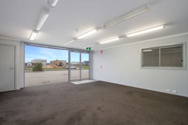 2/10 Wade Court Sale VIC 3850 - Image 3