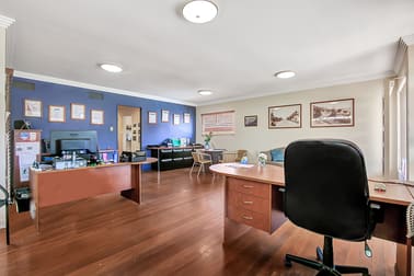 4 Glenelg Avenue Mermaid Beach QLD 4218 - Image 1