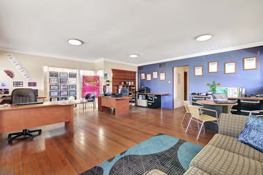 4 Glenelg Avenue Mermaid Beach QLD 4218 - Image 2