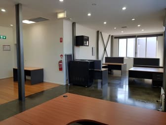 Unit 3/Unit 3, 343 Plummer Street Port Melbourne VIC 3207 - Image 2