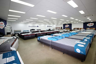 1/900 Ruthven Street Kearneys Spring QLD 4350 - Image 2