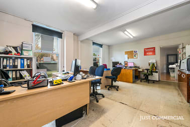 68 Parkhurst Drive Knoxfield VIC 3180 - Image 3