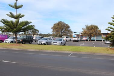 2/239 Esplanade Lakes Entrance VIC 3909 - Image 3
