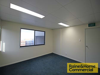 1/345 MacDonnell Road Clontarf QLD 4019 - Image 3