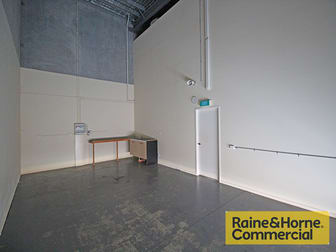 1/349-351 MacDonnell Road Clontarf QLD 4019 - Image 2