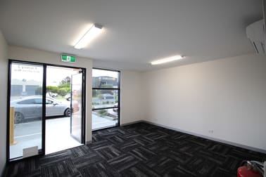 2/26-28 Carbine Way Mornington VIC 3931 - Image 3