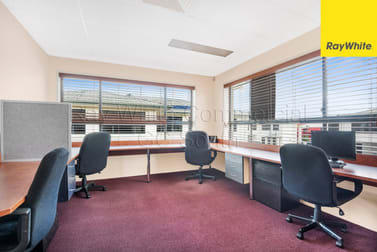 3b/5 Executive Drive Burleigh Waters QLD 4220 - Image 1