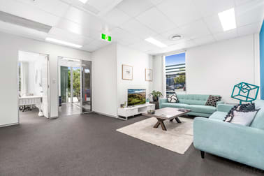 4a/20 Smallwood Place Murarrie QLD 4172 - Image 2