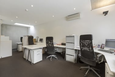 2/2 Yarra Street South Melbourne VIC 3205 - Image 3