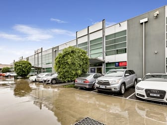 15/3 Westside Avenue Port Melbourne VIC 3207 - Image 1