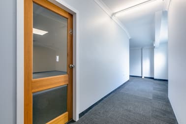 8/70 Edith Street Wynnum QLD 4178 - Image 3