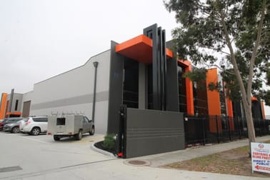 2 Rawanne Close Pakenham VIC 3810 - Image 1
