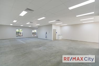 2/601 Logan Road Greenslopes QLD 4120 - Image 2