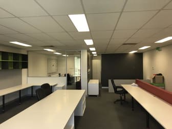 Level 1/1 - 8 Rocklea Dr Port Melbourne VIC 3207 - Image 2