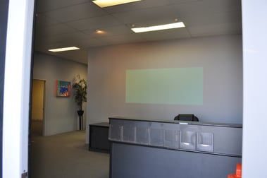 2/125 Flores Road Webberton WA 6530 - Image 2