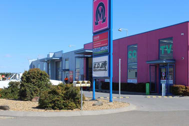 Unit 3, 13 Westwood Drive Ravenhall VIC 3023 - Image 2