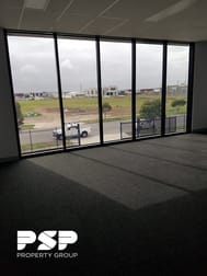 5/73 Eucumbene Drive Ravenhall VIC 3023 - Image 3