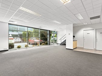 31/3 Westside Avenue Port Melbourne VIC 3207 - Image 2