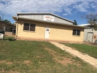 9 Douglas Street Emerald QLD 4720 - Image 2