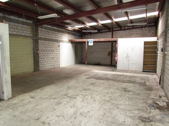 4/4 Collins Road Melton VIC 3337 - Image 2