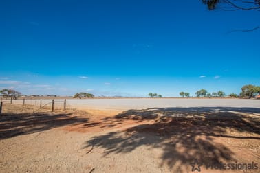 373 Edward Road Meru WA 6530 - Image 1