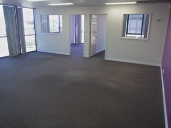 4b/23 Richland Avenue Coopers Plains QLD 4108 - Image 2