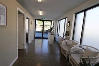 1/89 West Burleigh Road Burleigh Heads QLD 4220 - Image 2