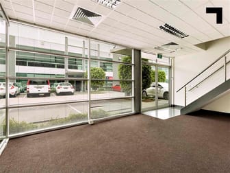 5/3 Westside Avenue Port Melbourne VIC 3207 - Image 2