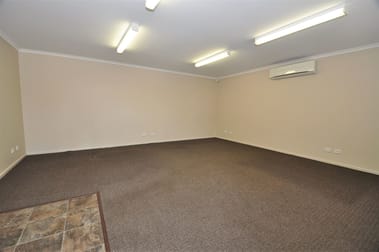 2/35-39 Howard Street Epsom VIC 3551 - Image 3