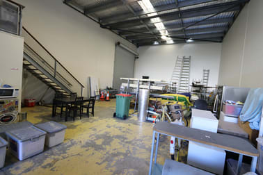 1/9 Fremantle Street Burleigh Heads QLD 4220 - Image 2