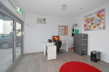 Click to view all images Unit 4/36 Lysaght Street Coolum Beach QLD 4573 - Image 3
