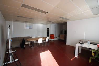 1/10 Ebden Street Moorabbin VIC 3189 - Image 2