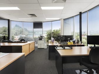 1/4 Rocklea Drive Port Melbourne VIC 3207 - Image 3