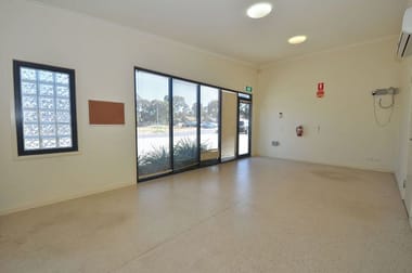 1/8 Merino Court East Bendigo VIC 3550 - Image 2