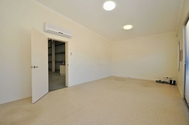 1/8 Merino Court East Bendigo VIC 3550 - Image 3