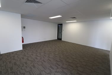 1/10 New Street Nerang QLD 4211 - Image 3