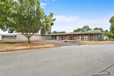 16 Purton Road Pakenham VIC 3810 - Image 3