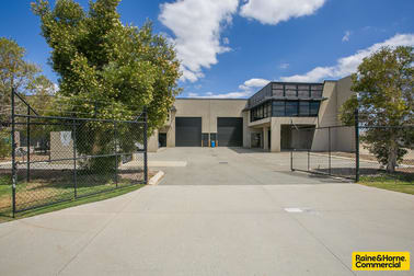 2/5 Langar Way Landsdale WA 6065 - Image 2